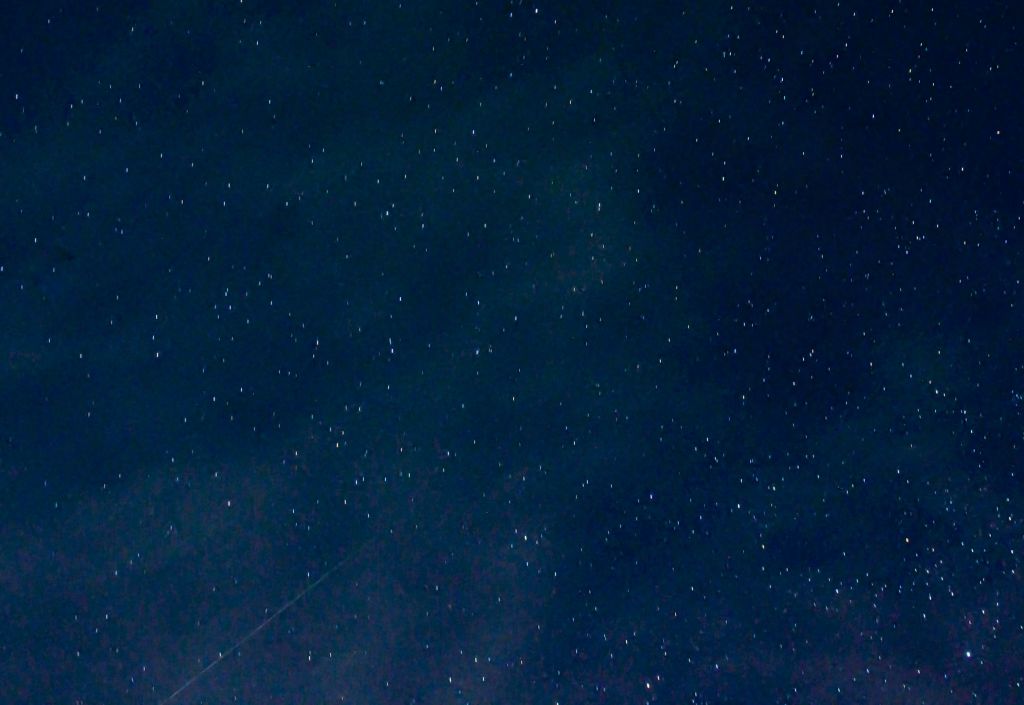 ペルセウス流星群　2020 08 14 01 54 08　NIKON D7200　17.0～70.0 mm f 2.8～4.0